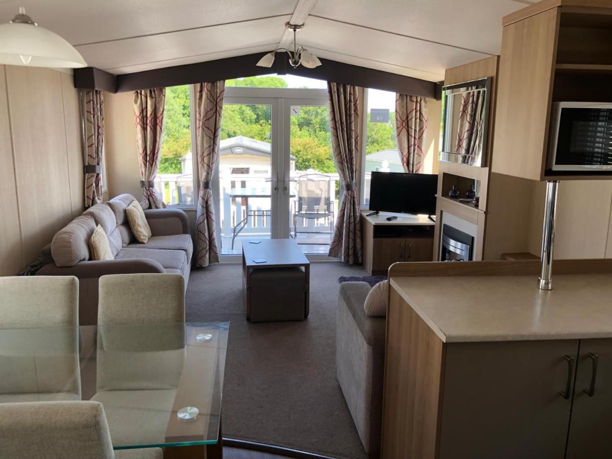Popular Property In Bembridge Luaran gambar